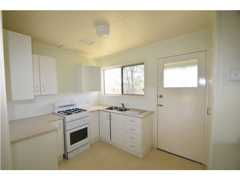 7 Shaw Court, Harristown QLD 4350