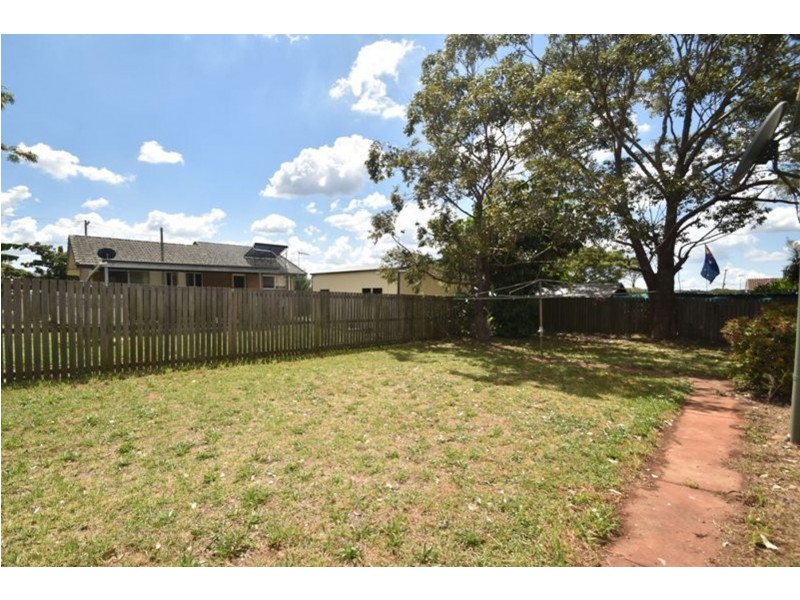 7 Shaw Court, Harristown QLD 4350