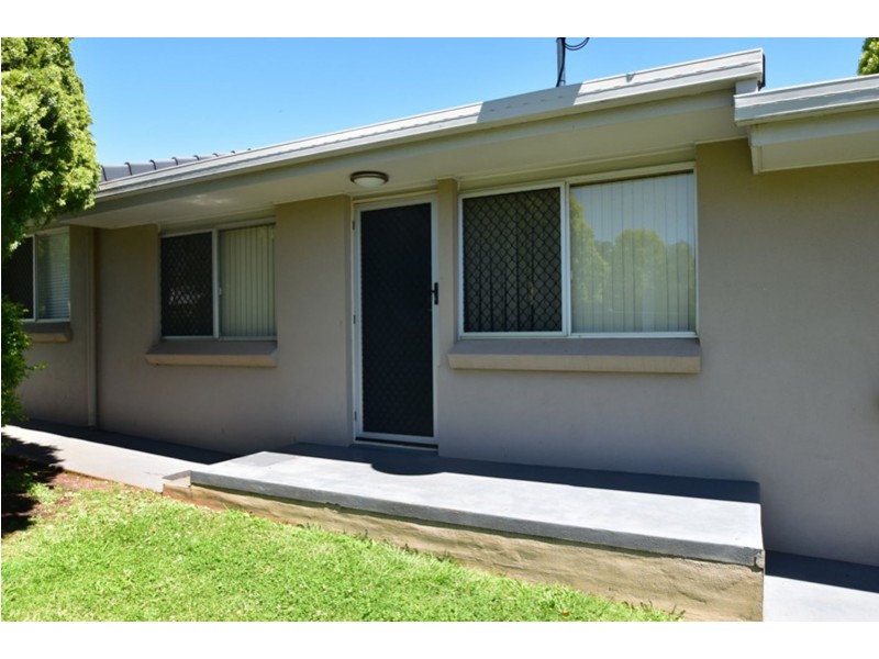 2/1 Seaton  Street, South Toowoomba QLD 4350