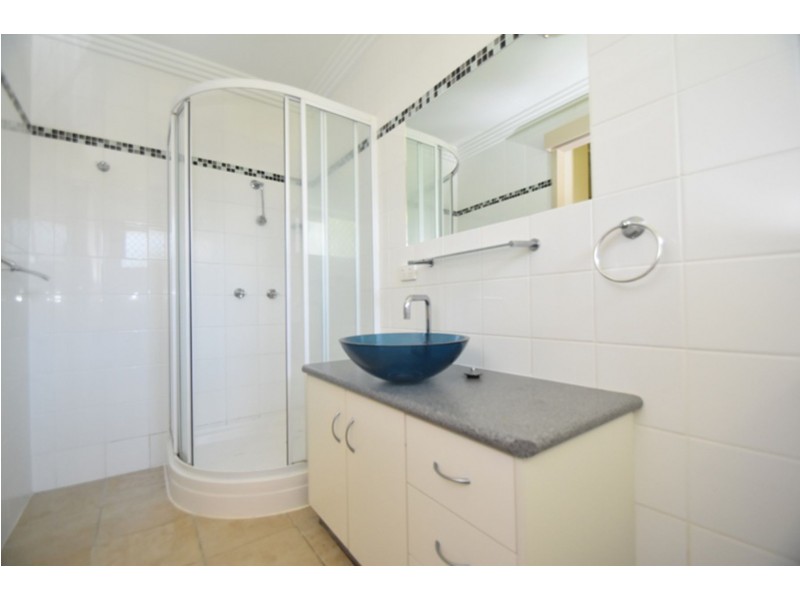 2/1 Seaton  Street, South Toowoomba QLD 4350