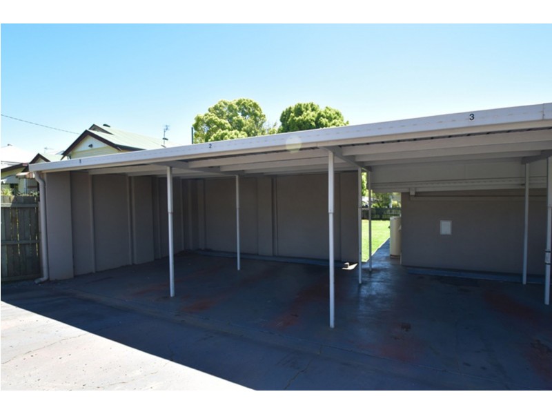 2/1 Seaton  Street, South Toowoomba QLD 4350