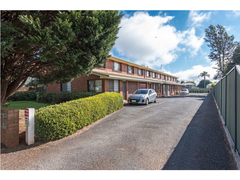 4/15 Edith Street, Newtown QLD 4350