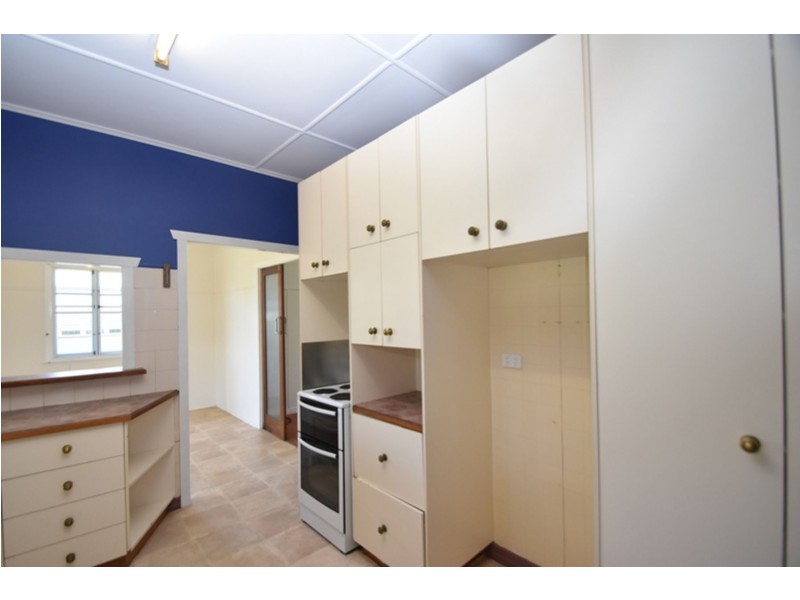 31 Butt Street, Harristown QLD 4350