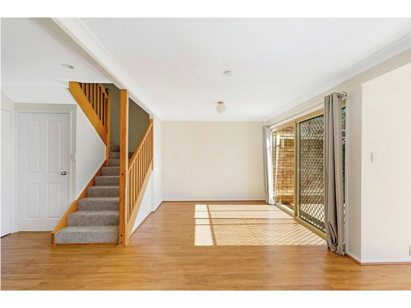 8/64 Gordon Avenue, Newtown QLD 4350