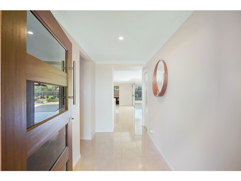 63 Entabeni Drive, Kearneys Spring QLD 4350
