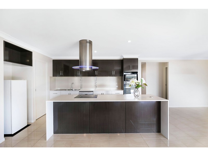 63 Entabeni Drive, Kearneys Spring QLD 4350