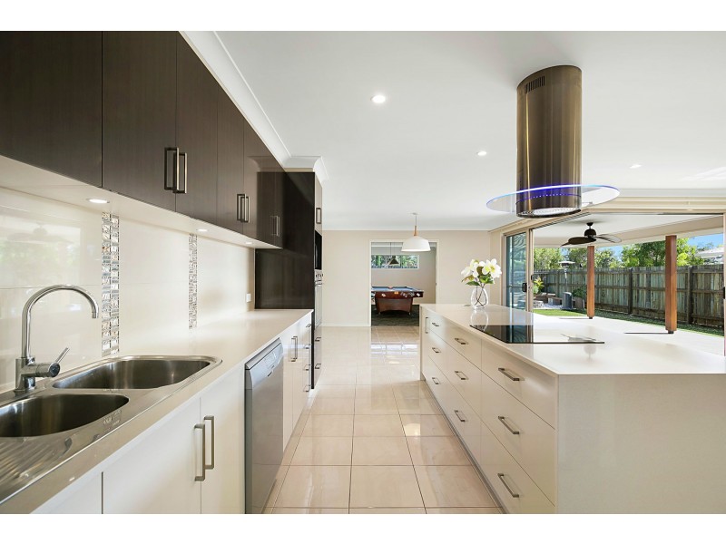 63 Entabeni Drive, Kearneys Spring QLD 4350
