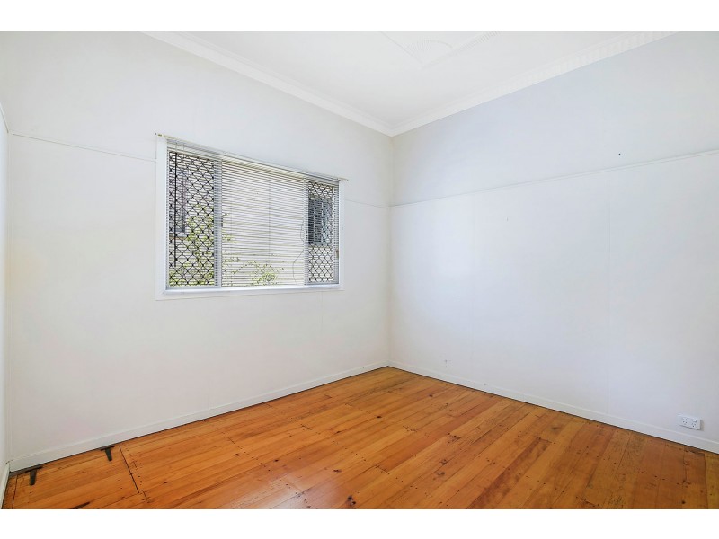 85 West Street, Newtown QLD 4350