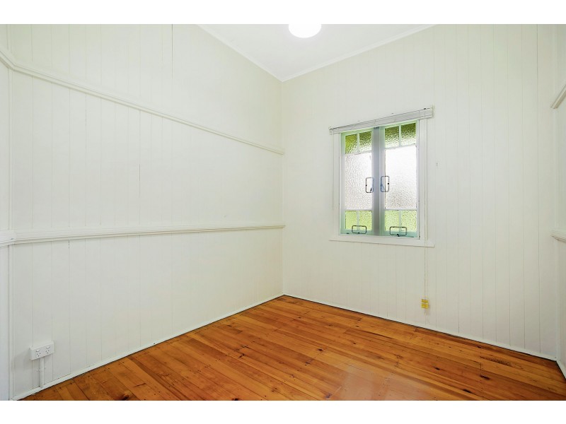 85 West Street, Newtown QLD 4350