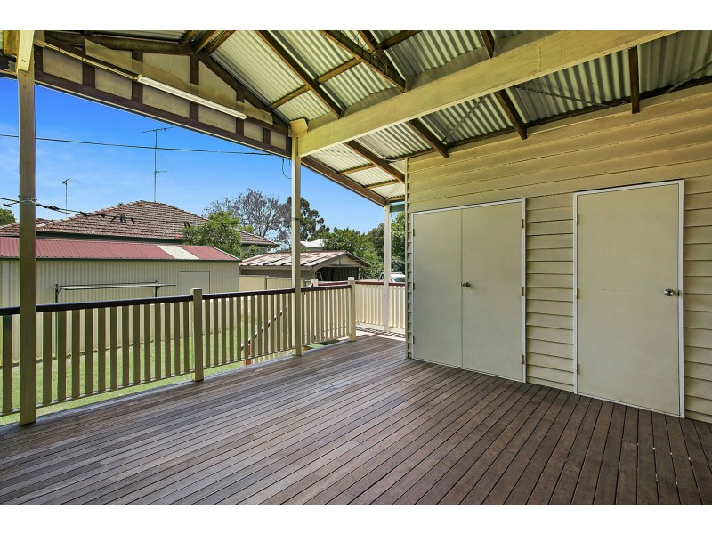 85 West Street, Newtown QLD 4350