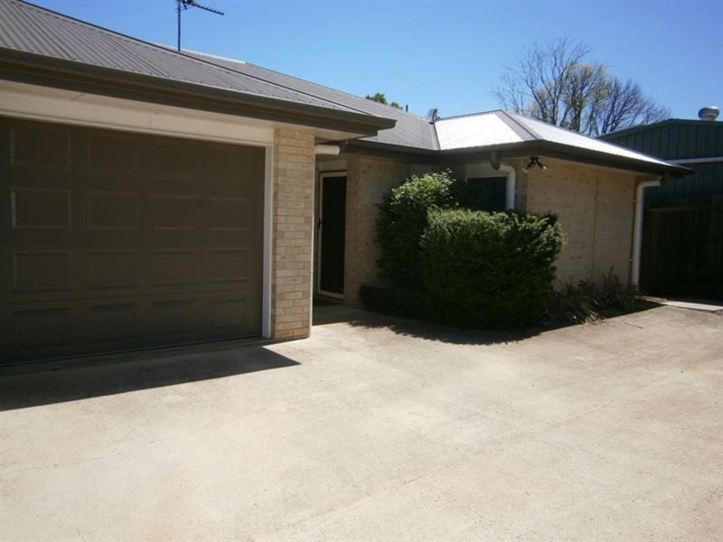 2/180A Jellicoe Street, Newtown QLD 4350