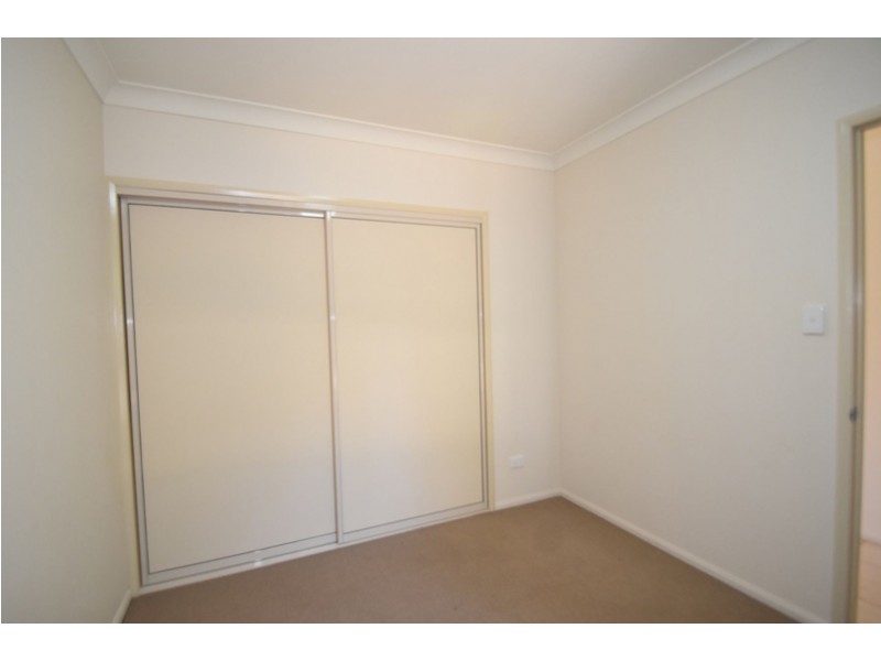 2/180A Jellicoe Street, Newtown QLD 4350