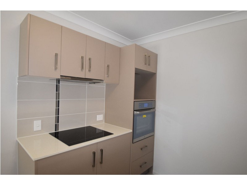 9/8 Link Street, North Toowoomba QLD 4350