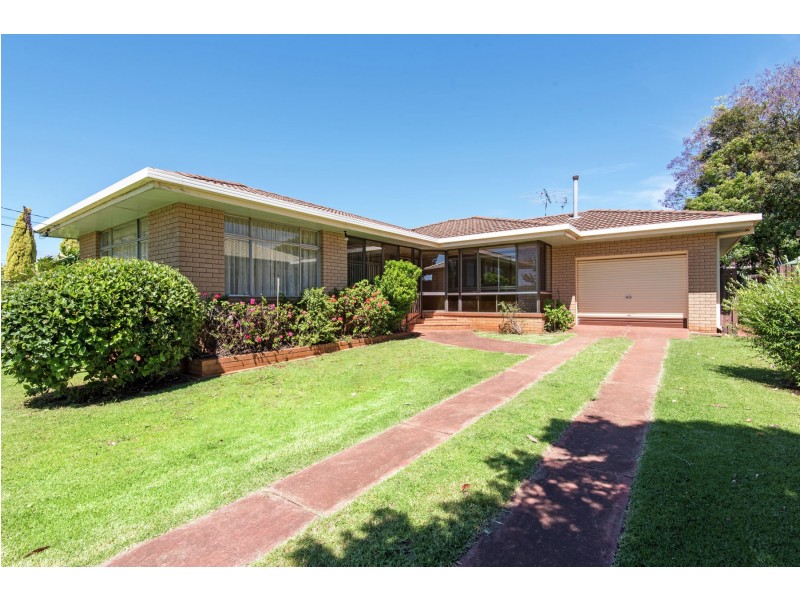 35 Paradise Street, Harristown QLD 4350