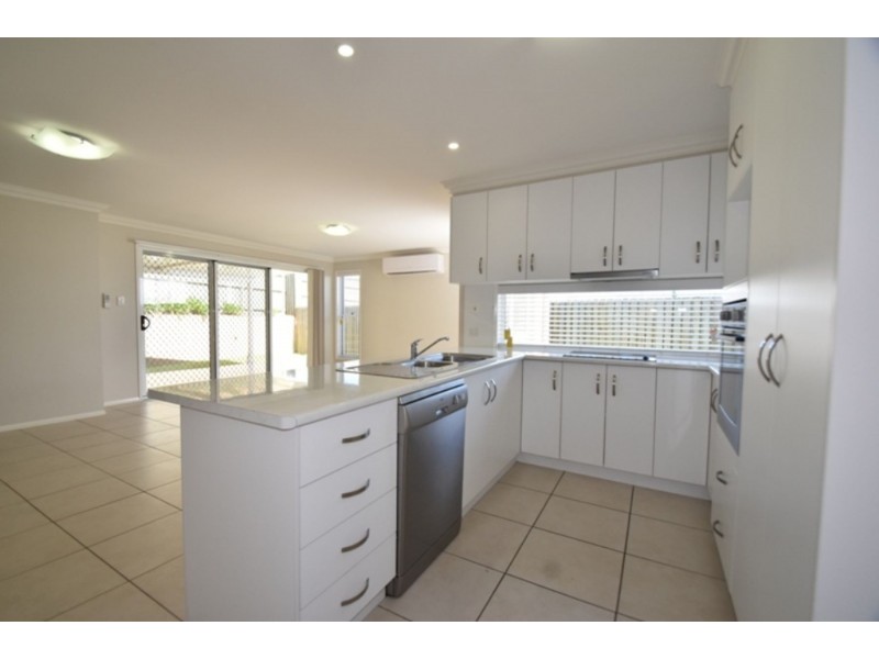 5 Nabiac Close, Kearneys Spring QLD 4350