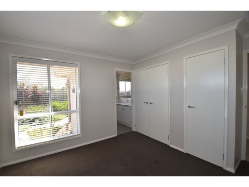 5 Nabiac Close, Kearneys Spring QLD 4350