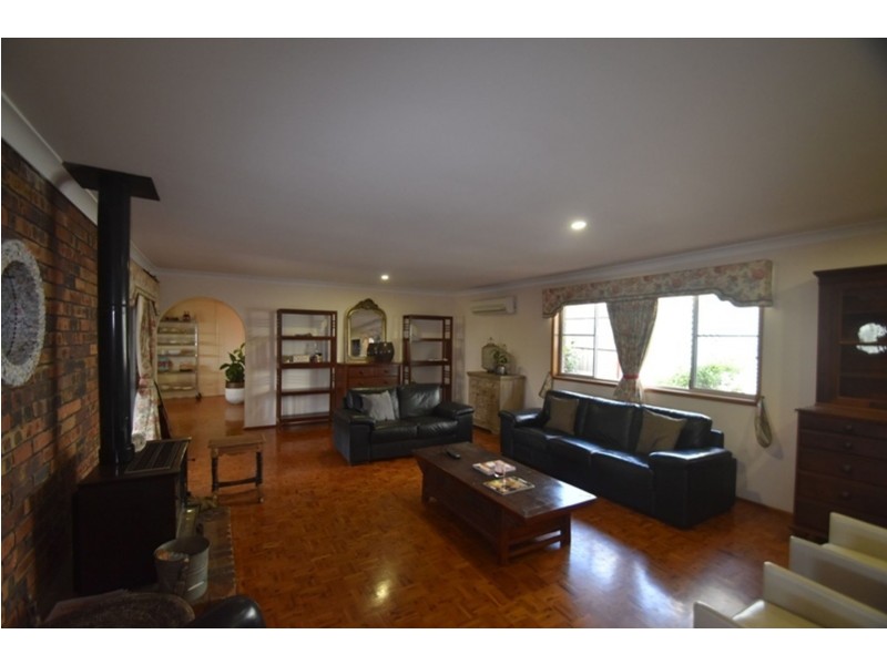 53B Jellicoe St, Mount Lofty QLD 4350