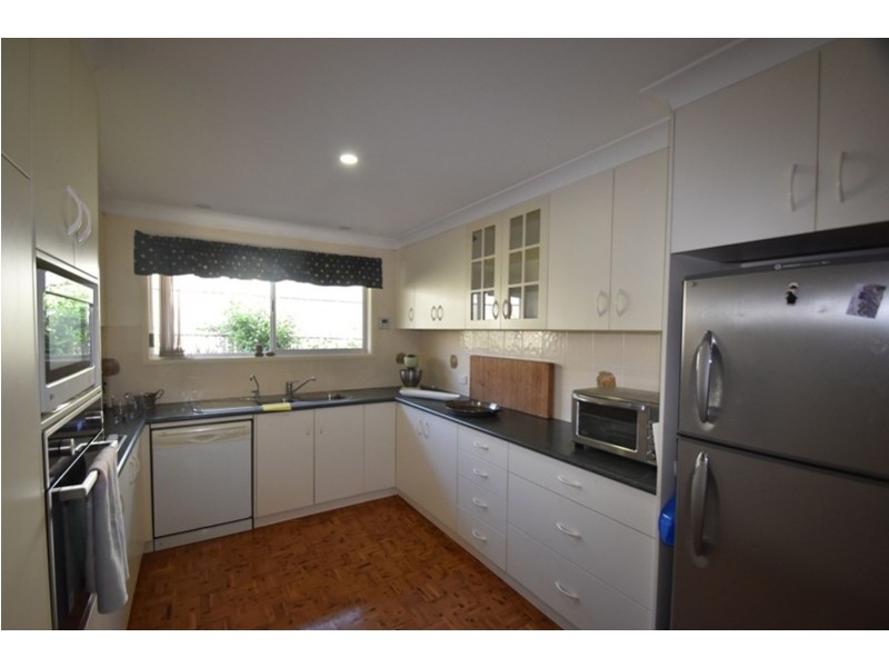 53B Jellicoe St, Mount Lofty QLD 4350