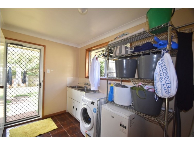 53B Jellicoe St, Mount Lofty QLD 4350