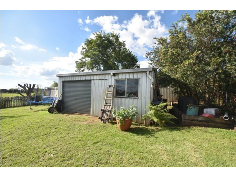 53B Jellicoe St, Mount Lofty QLD 4350