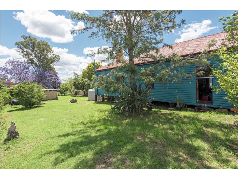 123 Mocatta Street, Goombungee QLD 4354