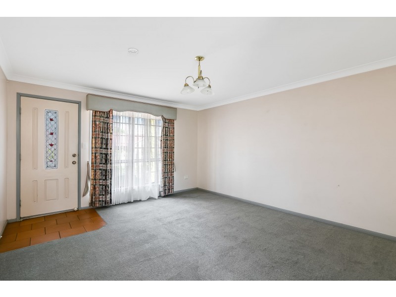 2/2-6 Roser Close, Kearneys Spring QLD 4350