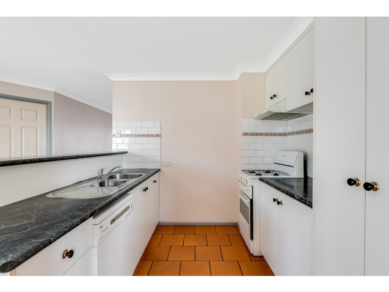 2/2-6 Roser Close, Kearneys Spring QLD 4350