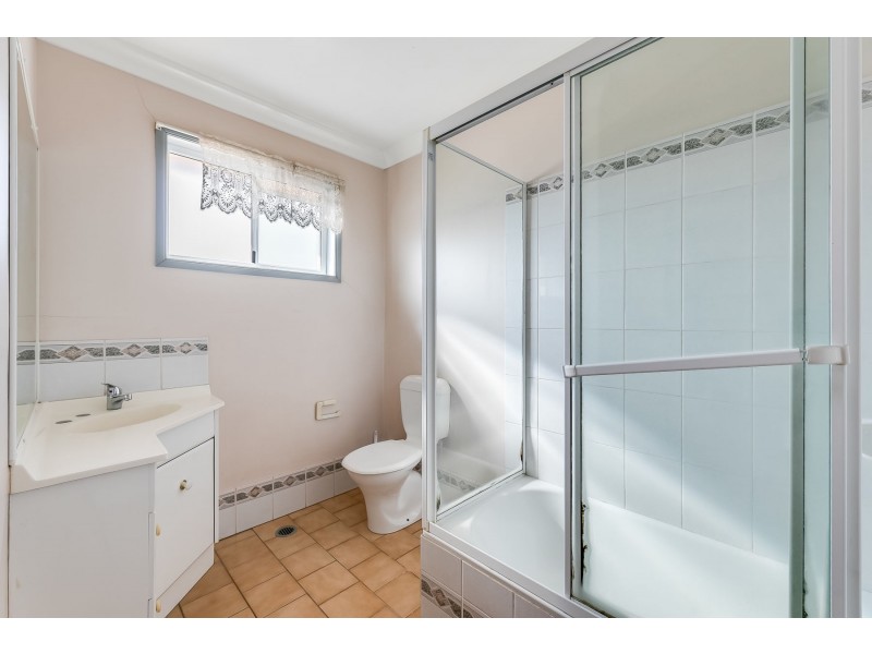 2/2-6 Roser Close, Kearneys Spring QLD 4350