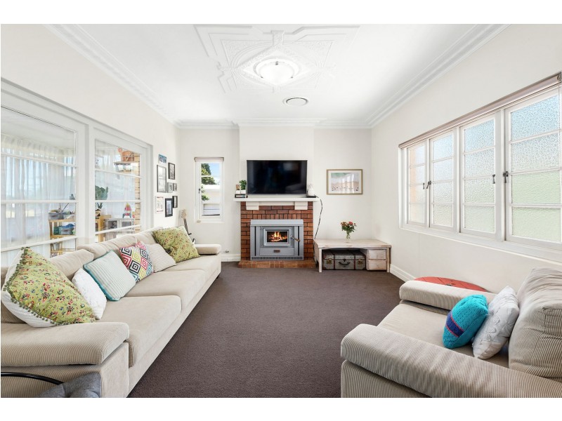 12 Burke Street, Rangeville QLD 4350