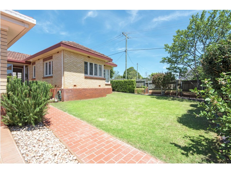 12 Burke Street, Rangeville QLD 4350