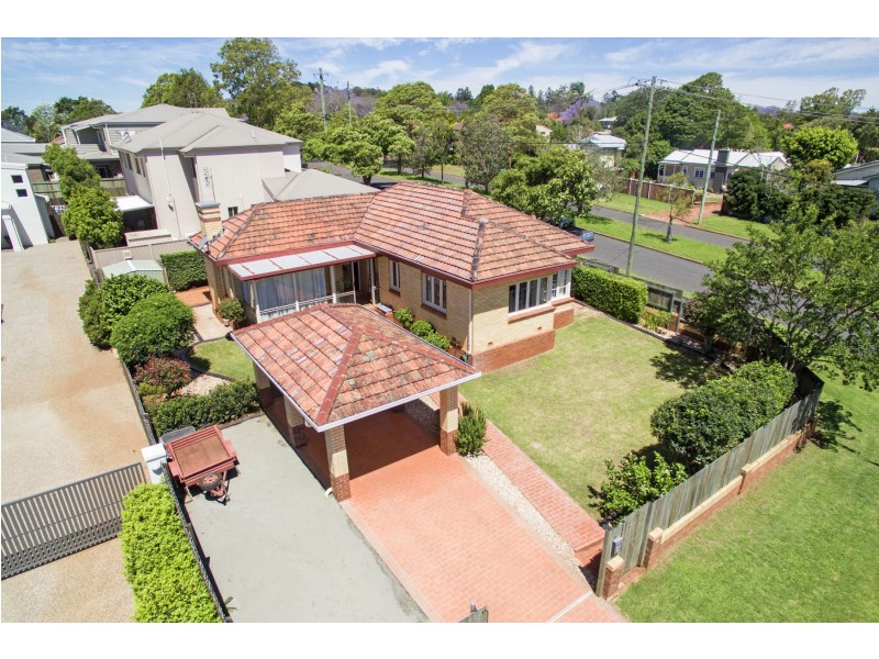 12 Burke Street, Rangeville QLD 4350