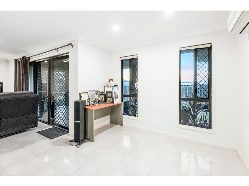 82 Shoesmith Road, Westbrook QLD 4350