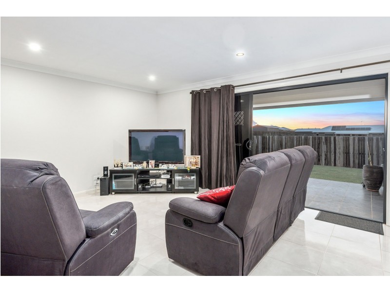 82 Shoesmith Road, Westbrook QLD 4350