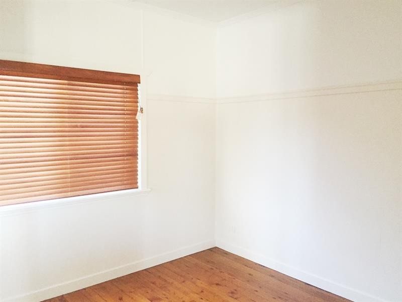 14 Second Ave, Harristown QLD 4350