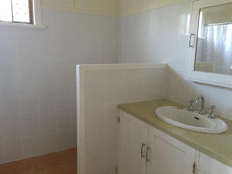 14 Second Ave, Harristown QLD 4350