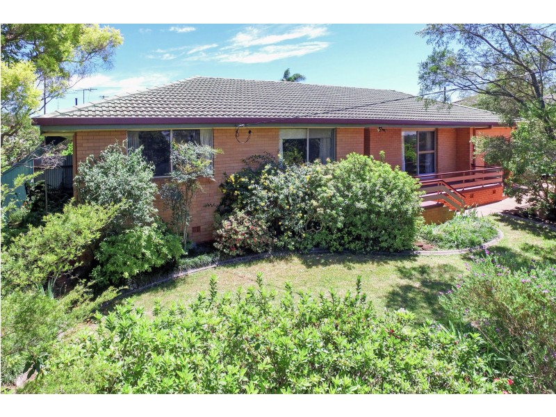 27 Mott Crescent, Rockville QLD 4350