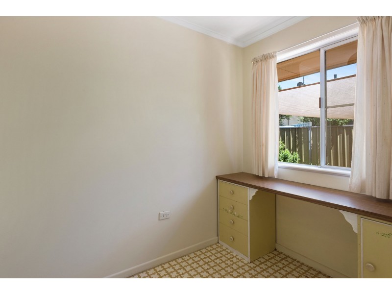 27 Mott Crescent, Rockville QLD 4350