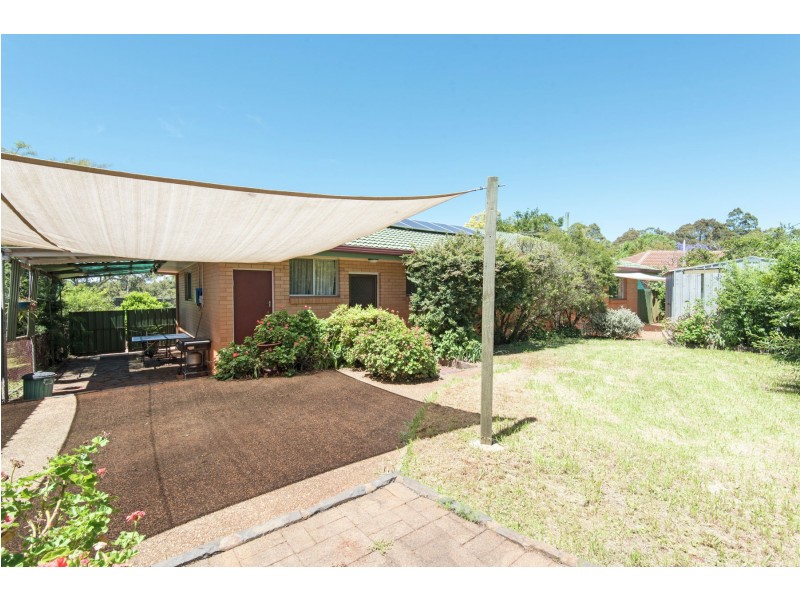 27 Mott Crescent, Rockville QLD 4350