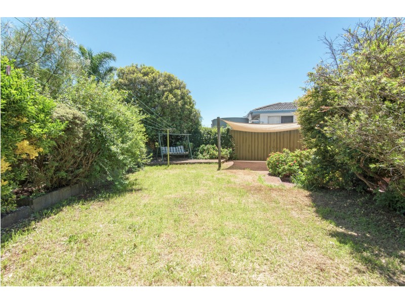 27 Mott Crescent, Rockville QLD 4350