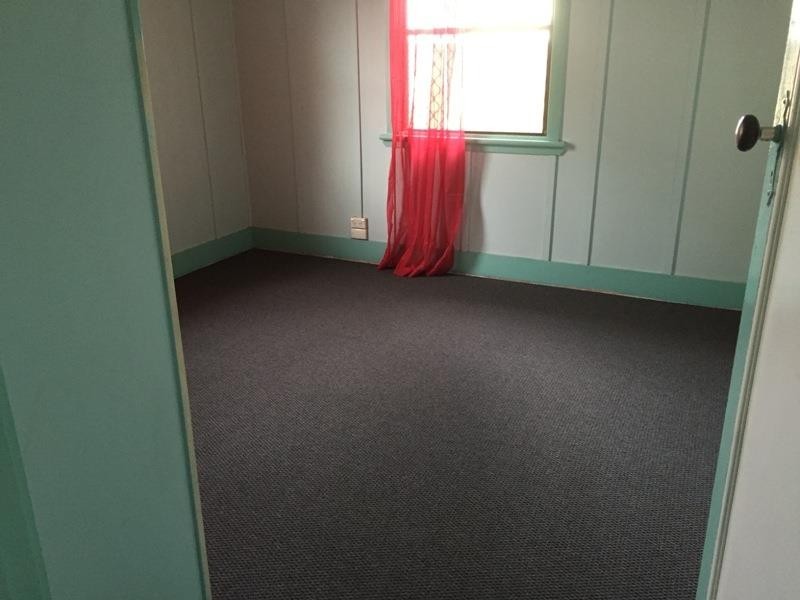 220 Bridge St, Newtown QLD 4350