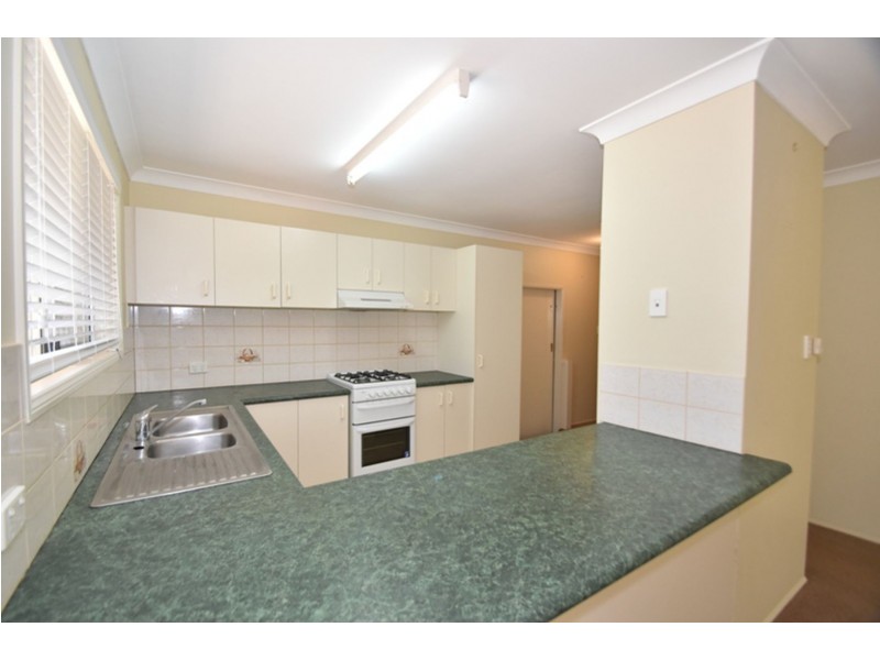 2/5 Beer Court, Kearneys Spring QLD 4350