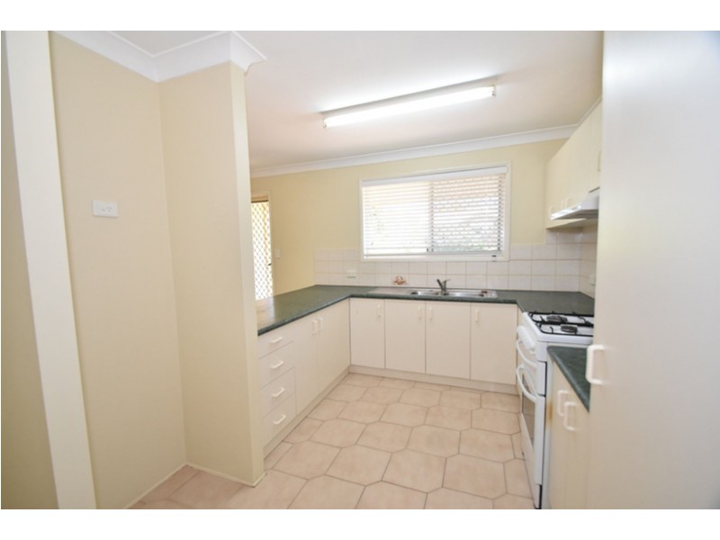 2/5 Beer Court, Kearneys Spring QLD 4350