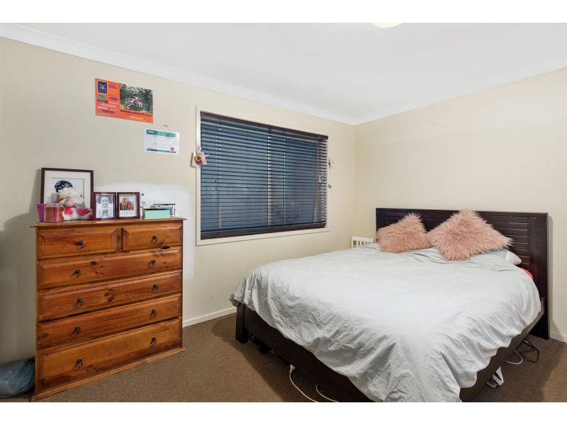 33 Hinkler Crescent, Wilsonton QLD 4350