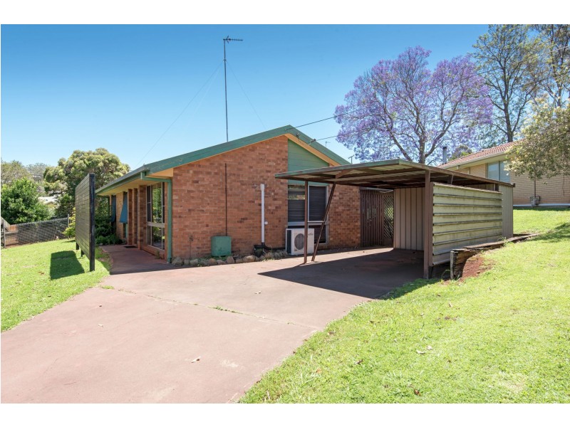 33 Hinkler Crescent, Wilsonton QLD 4350