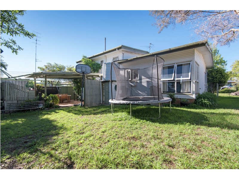 6 Coates Street, Kearneys Spring QLD 4350