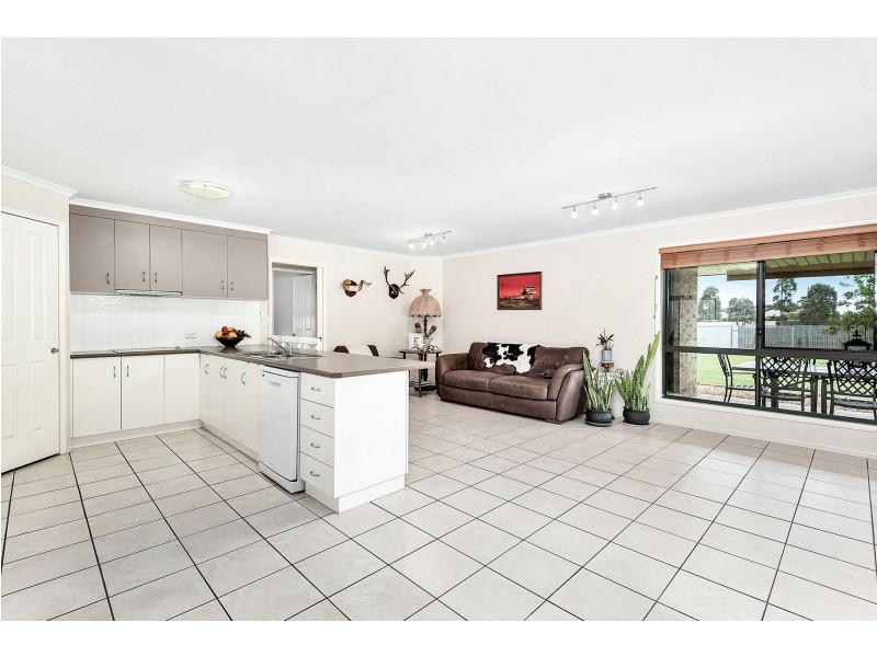 24 Tennyson Court, Westbrook QLD 4350