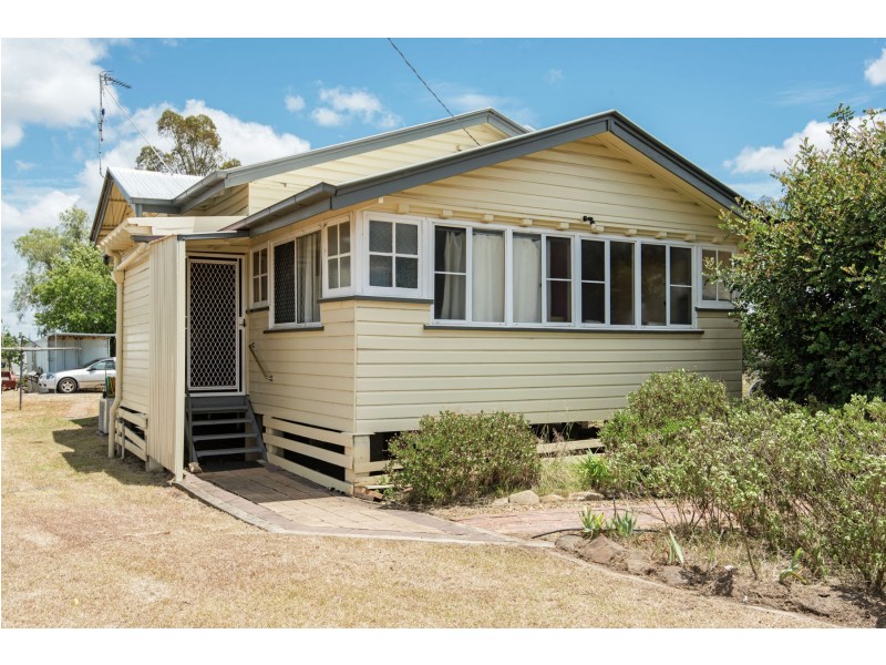 49 King Street, Kingsthorpe QLD 4400