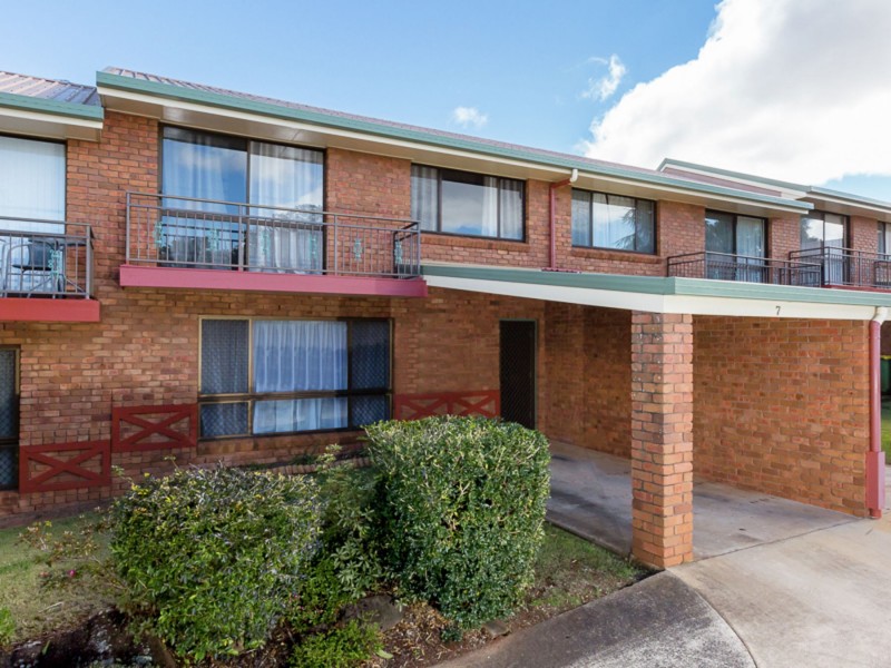 7/367-369 Margaret Street, Newtown QLD 4350