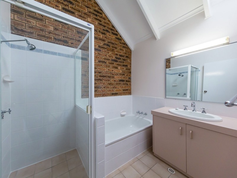 7/367-369 Margaret Street, Newtown QLD 4350