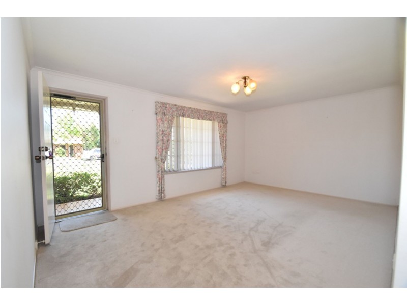 31 Riethmuller Street, Kearneys Spring QLD 4350